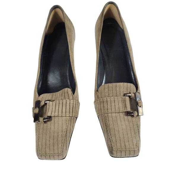 Stuart Weitzman Gray Taupe Quilted Suede Pumps Heels Shoes Size 6 M - Picture 2 of 6